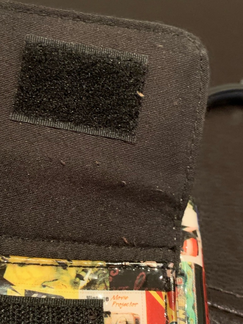 💥RELIC HOLLYWOOD COLLAGE CROSSBODY WALLET. NWOT - Picture 5 of 9
